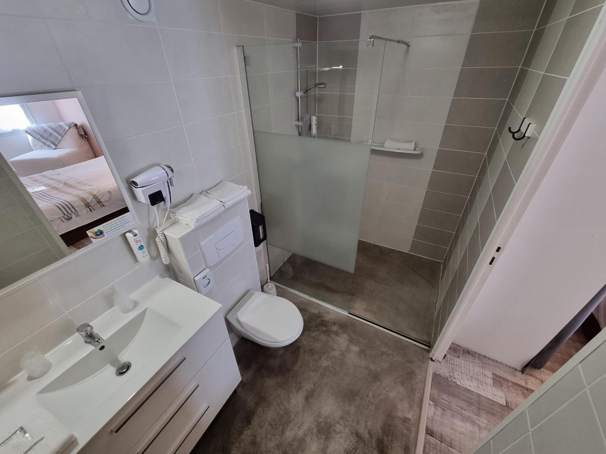 Cit'Hotel Les Atlantes Medis Bagian luar foto
